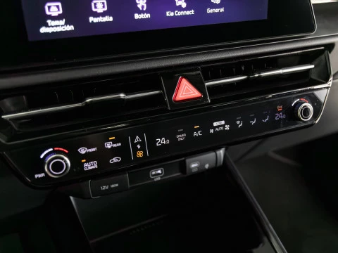 Kia Niro 1.6 GDi HEV 104kW (141CV) Drive Kia Niro 1.6 GDi HEV 104kW (141CV) Drive