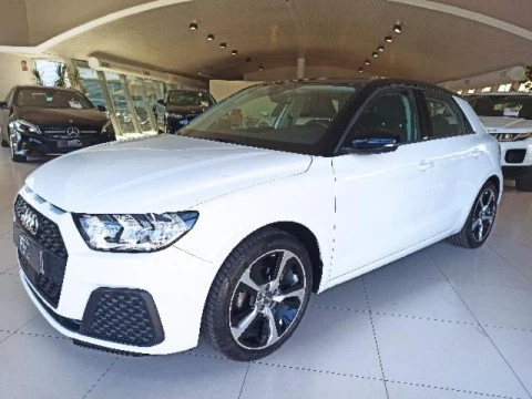 Audi A1 Sportback S line 25 TFSI 70kW (95CV) Audi A1 Sportback S line 25 TFSI 70kW (95CV)