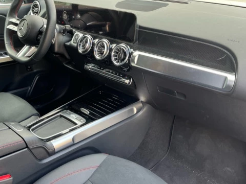 Mercedes-Benz GLB  200 d