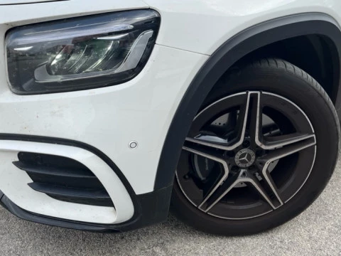 Mercedes-Benz GLB  200 d