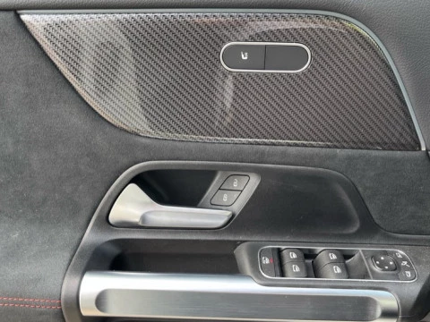 Mercedes-Benz GLB  200 d