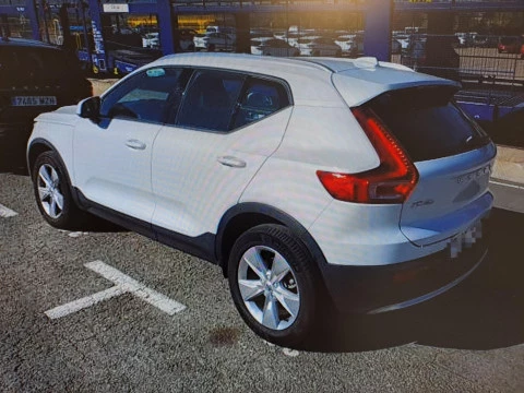 Volvo XC40 2.0 B3 CORE AUTO 197 5P