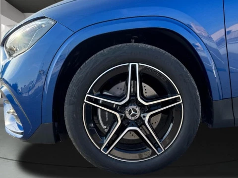 Mercedes-Benz GLA  200 d