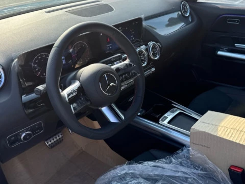 Mercedes-Benz GLA  200 d