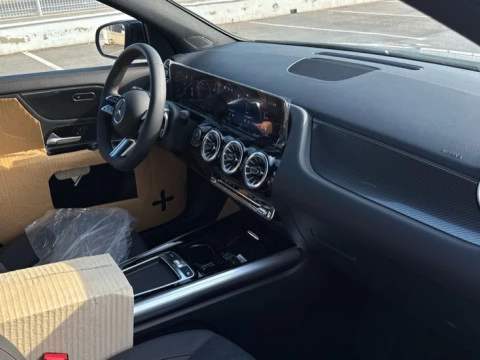 Mercedes-Benz GLA  200 d