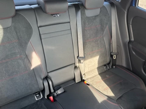 Mercedes-Benz GLA  200 d