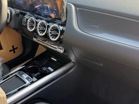 Mercedes-Benz GLA  200 d