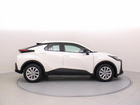 Toyota C-HR CH Toyota C-HR - MY25