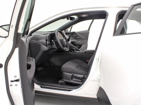 Toyota C-HR CH Toyota C-HR - MY25