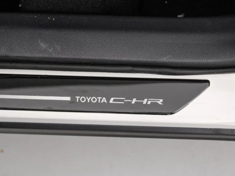 Toyota C-HR CH Toyota C-HR - MY25