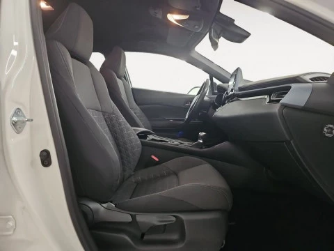 Toyota C-HR 2.0 180H Advance