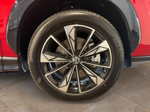 MG HS 1.5 Hybrid+ Luxury