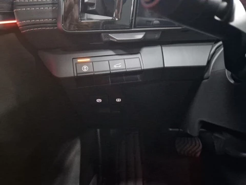 Renault Scenic E-Tech Iconic 160 kW (220CV) gran autonomía