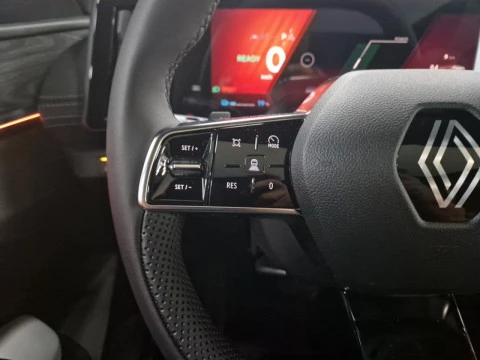 Renault Scenic E-Tech Iconic 160 kW (220CV) gran autonomía