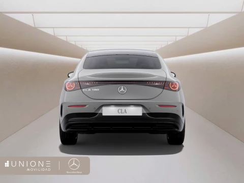 Mercedes-Benz Clase CLA  180 con tecnología híbrida