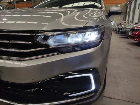 Volkswagen Passat Variant GTE 1.4 TSI e-Power 115kW + 85kW
