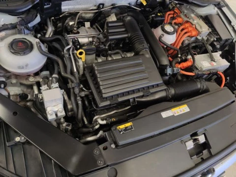 Volkswagen Passat Variant GTE 1.4 TSI e-Power 115kW + 85kW