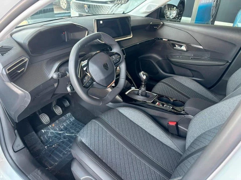 Peugeot 208 1.2 GASOLINA 100CV ALLURE 5P