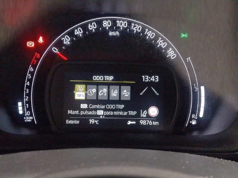 Toyota Aygo X Cross  Play