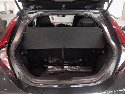 Toyota Aygo X Cross  Play