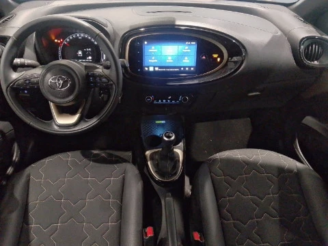 Toyota Aygo X Cross  Play