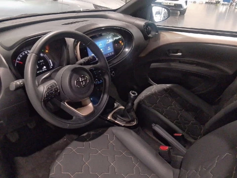 Toyota Aygo X Cross  Play