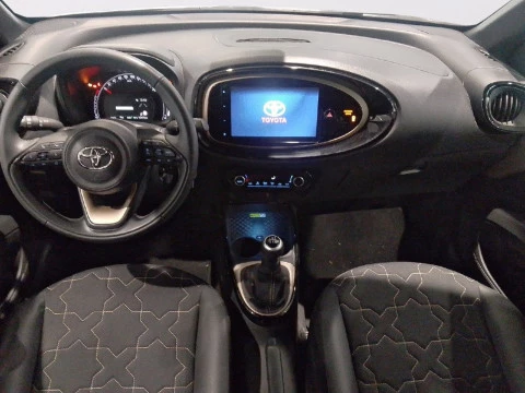 Toyota Aygo X Cross  Play