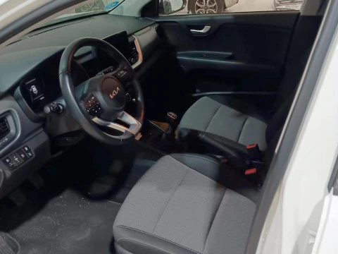 Kia Stonic 1.0 T-GDI MHEV IMT 74KW CONCEPT 5P