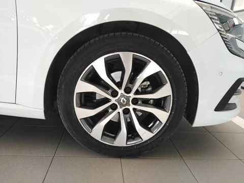 Renault Megane   1.3 TCe GPF Zen Fast Track 103kW