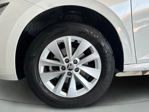 Skoda Kamiq SKODA Essence 1,0 (115 CV) Manual 6 vel
