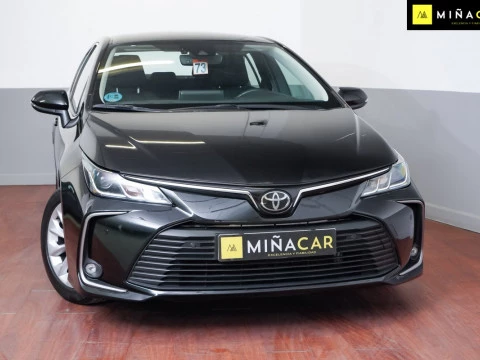 Toyota Corolla 1.8 125H ACTIVE TECH E-CVT SEDAN