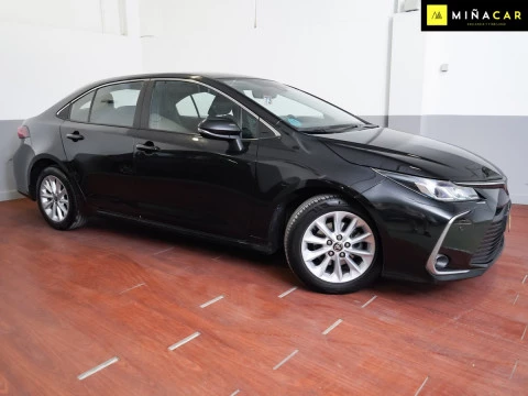 Toyota Corolla 1.8 125H ACTIVE TECH E-CVT SEDAN
