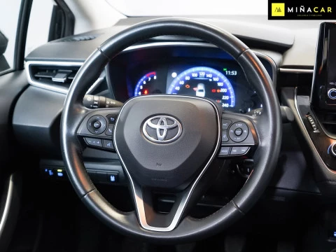 Toyota Corolla 1.8 125H ACTIVE TECH E-CVT SEDAN