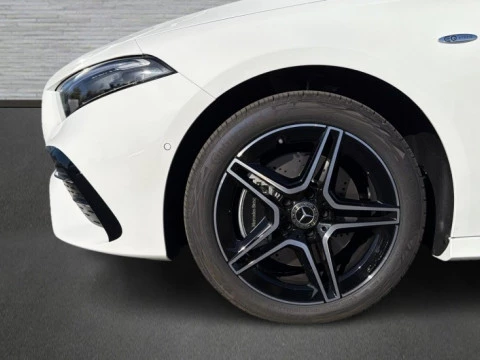 Mercedes-Benz Clase A  250 e Compacto con tecnología híbrida