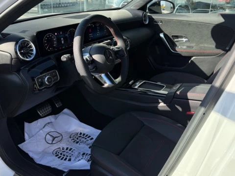 Mercedes-Benz Clase A  250 e Compacto con tecnología híbrida