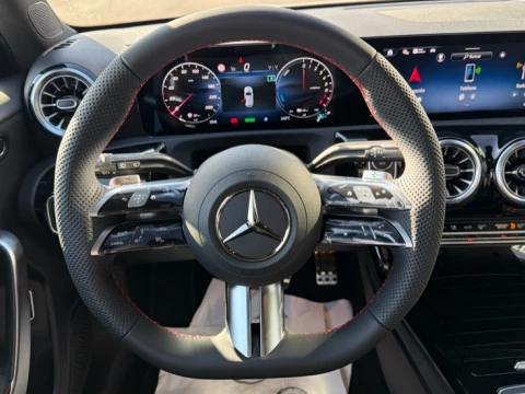 Mercedes-Benz Clase A  250 e Compacto con tecnología híbrida