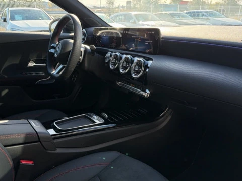 Mercedes-Benz Clase A  250 e Compacto con tecnología híbrida