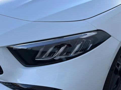 Mercedes-Benz Clase A  250 e Compacto con tecnología híbrida