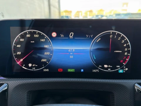 Mercedes-Benz Clase A  250 e Compacto con tecnología híbrida