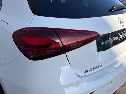 Mercedes-Benz Clase A  250 e Compacto con tecnología híbrida