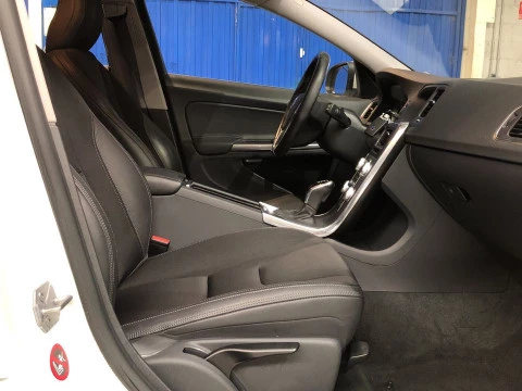 Volvo V60 familiar 2.0 D3 MOMENTUM AUTO 5P