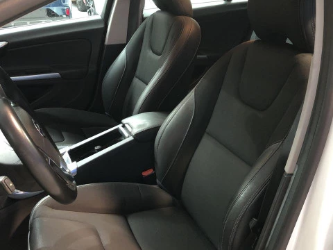 Volvo V60 familiar 2.0 D3 MOMENTUM AUTO 5P