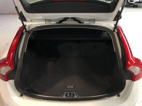 Volvo V60 familiar 2.0 D3 MOMENTUM AUTO 5P