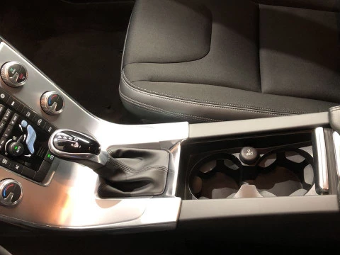 Volvo V60 familiar 2.0 D3 MOMENTUM AUTO 5P