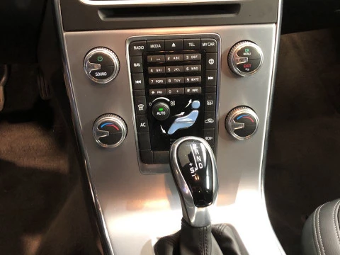 Volvo V60 familiar 2.0 D3 MOMENTUM AUTO 5P