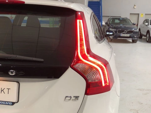 Volvo V60 familiar 2.0 D3 MOMENTUM AUTO 5P