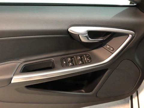Volvo V60 familiar 2.0 D3 MOMENTUM AUTO 5P