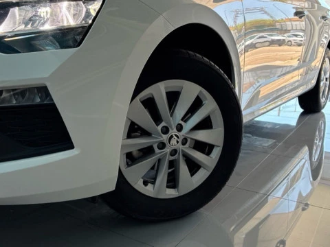Skoda Kamiq SKODA Essence 1,0 (115 CV) Manual 6 vel
