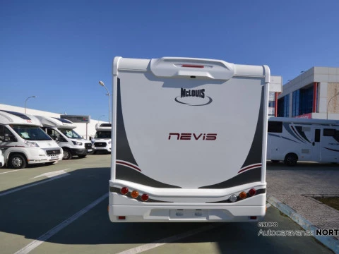 MCLOUIS NEVIS NEVIS 879