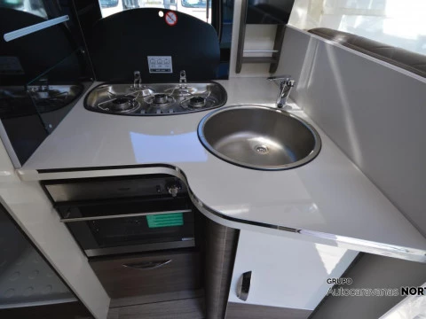 MCLOUIS NEVIS NEVIS 879